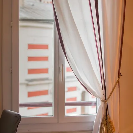 D'hotes La Maison Hippolyte Bed & Breakfast 4*